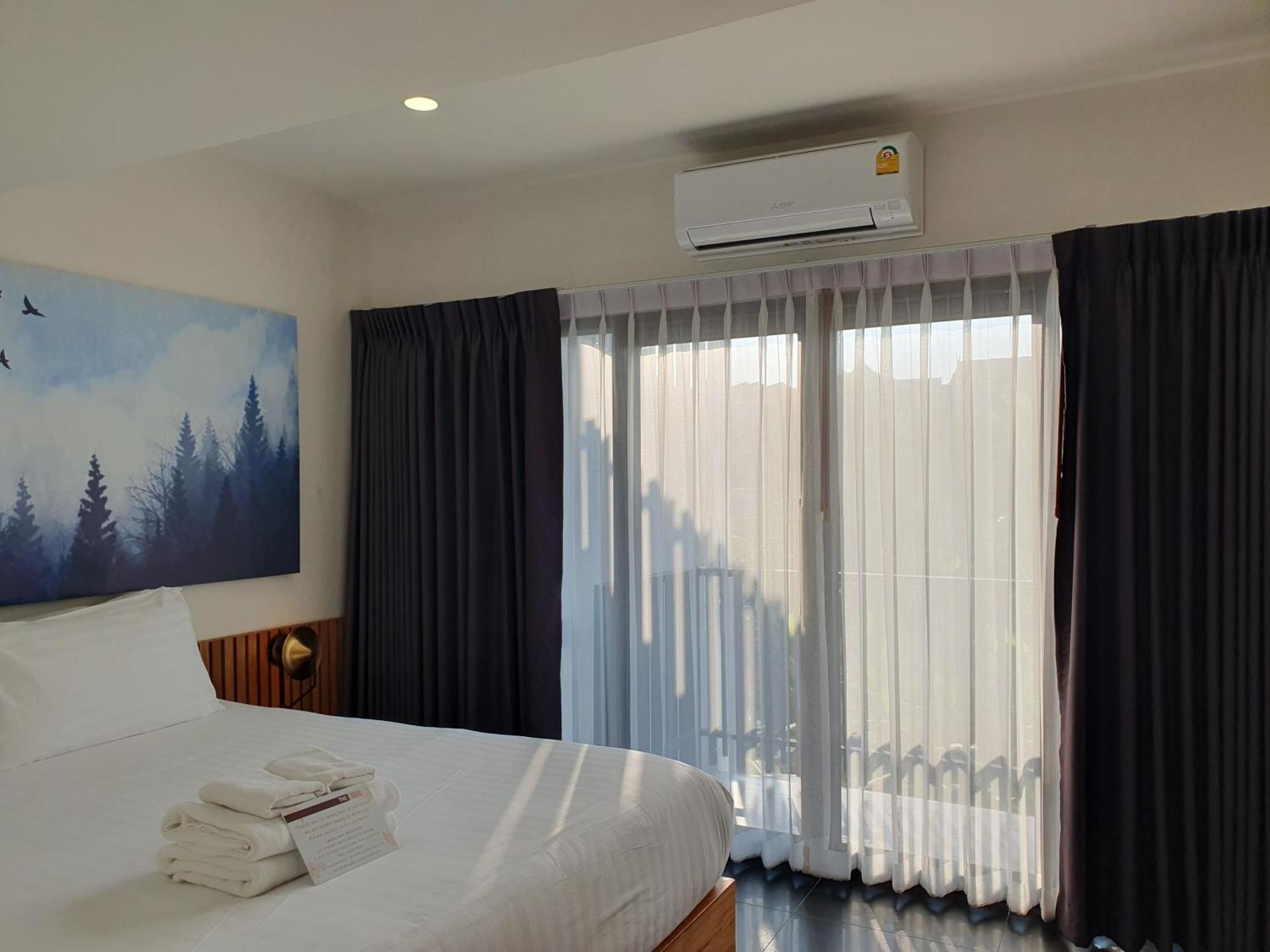 The Sila Suites - Intrawarorot Chiang Mai Bagian luar foto
